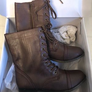 Women’s boots - never worn